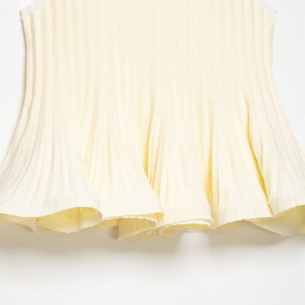 Ribbed knit short skirt style hem top