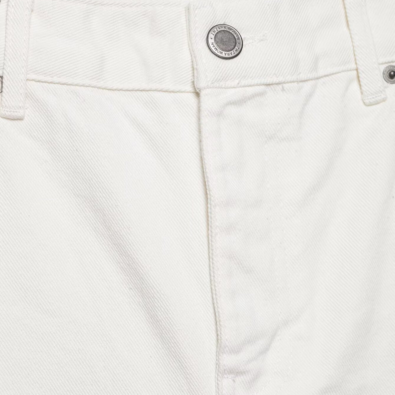Style Raw Hem Denim Casual Shorts for Women